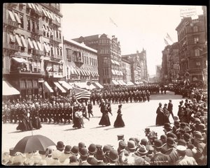 Rendőrség felvonulás egy New York-i rendőrségi felvonuláson, New York, 1898 (ezüst zselatin nyomat)